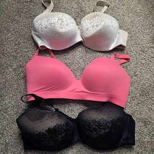 Soma Bras 40D Lot Of 3 Beige Pink Black Bras Padded Underwire Wireless Lace